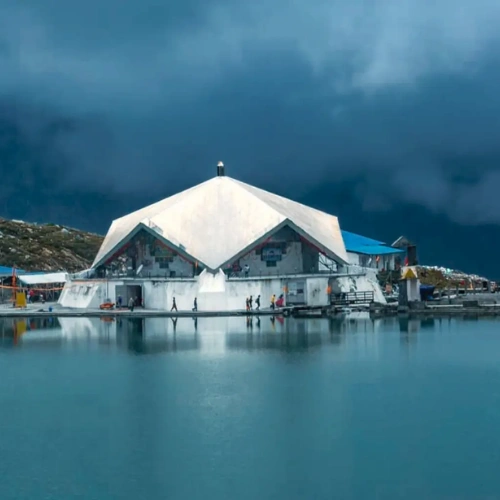 Govindghat to Ghangaria trek path, the first stage of the Hemkund Sahib trek distance