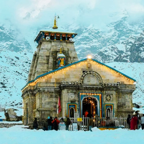 Kedarnath Temple against the Himalayan peaks